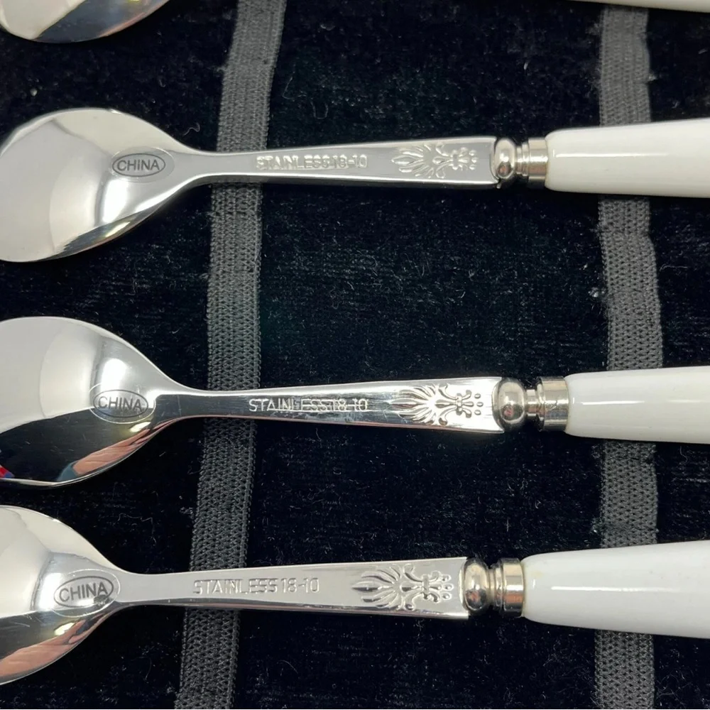 Vintage Blue and White Peony Demitasse Spoon Set w Velvet Case - Picture 4 of 5